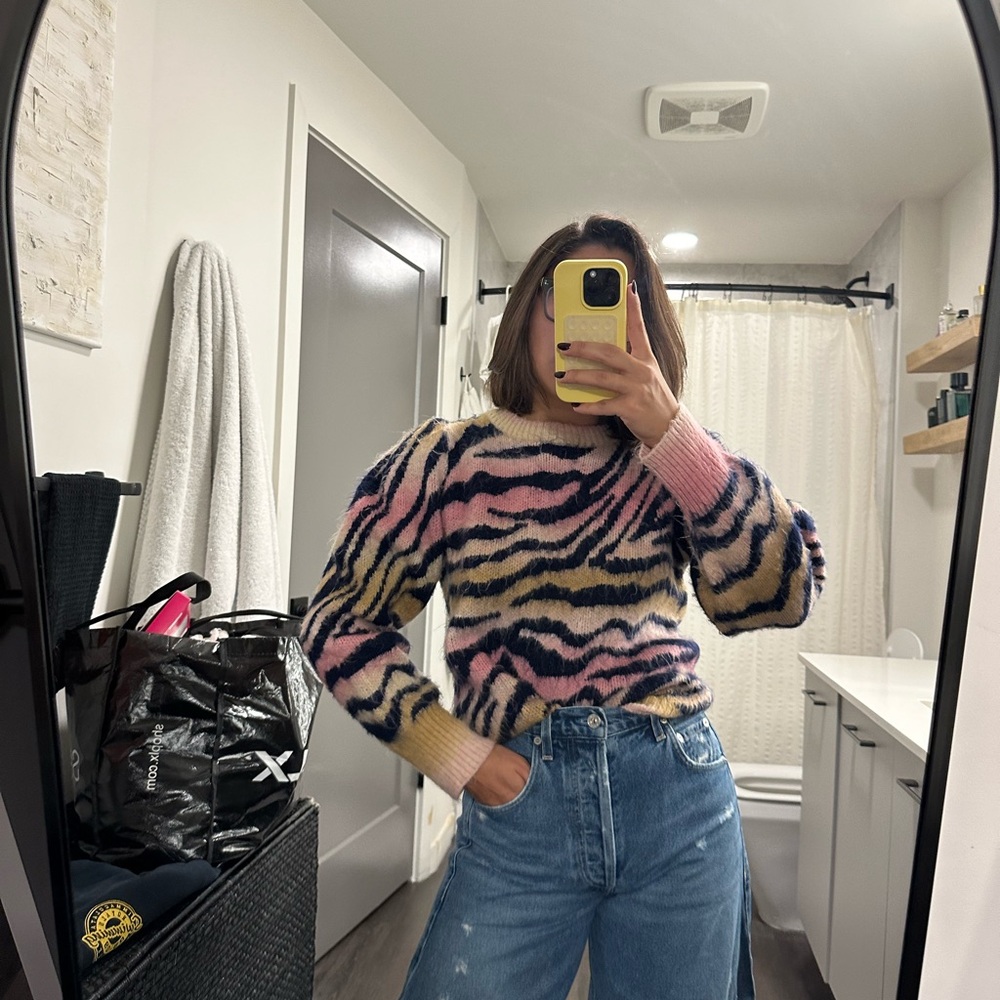 Mango Sweater - Picture 3 of 4